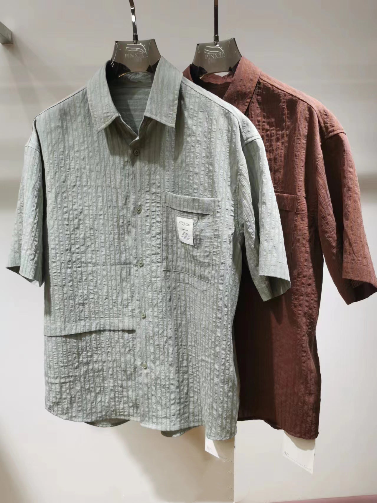 Mid-sleeve shirt