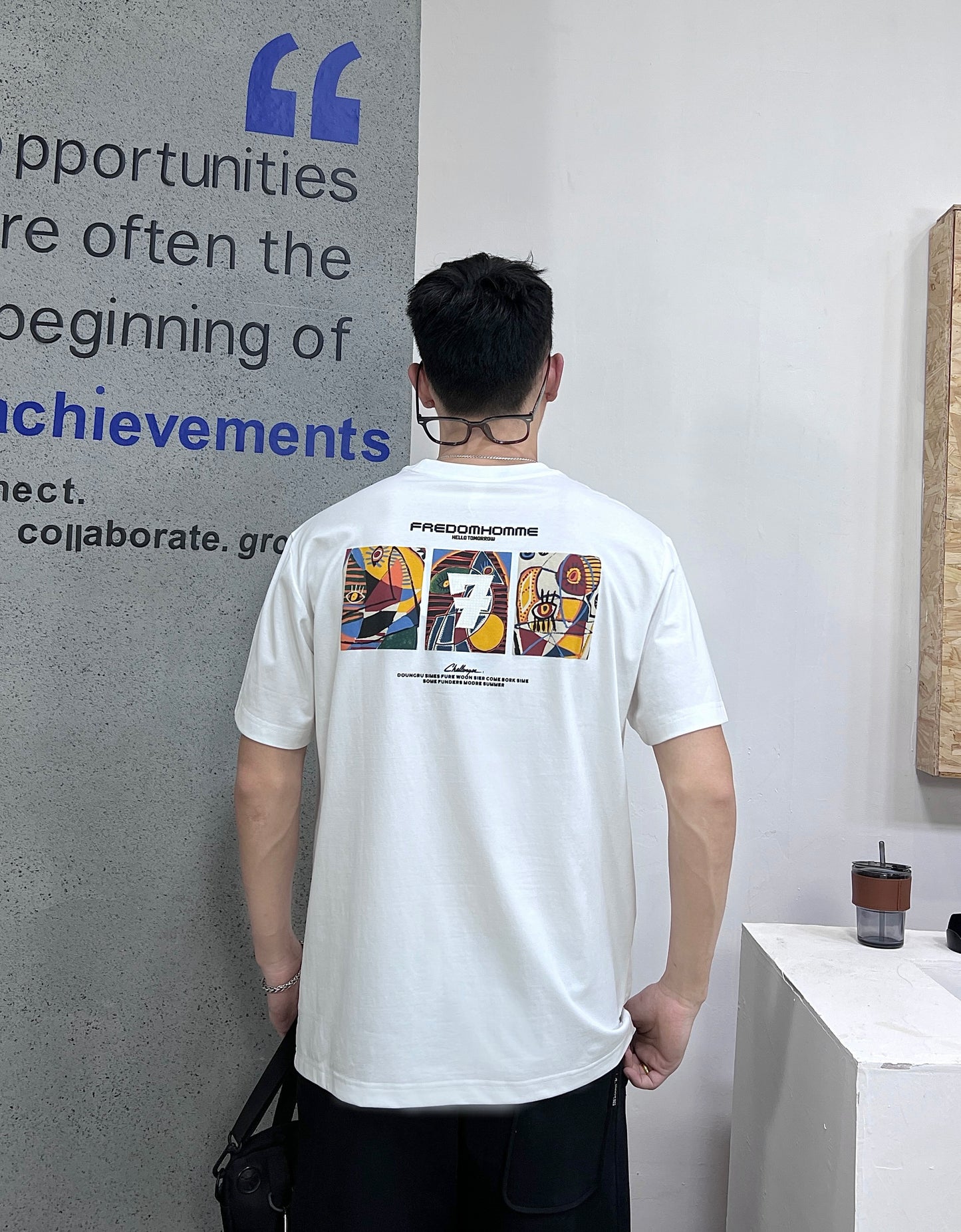 Patch embroidery T-shirt