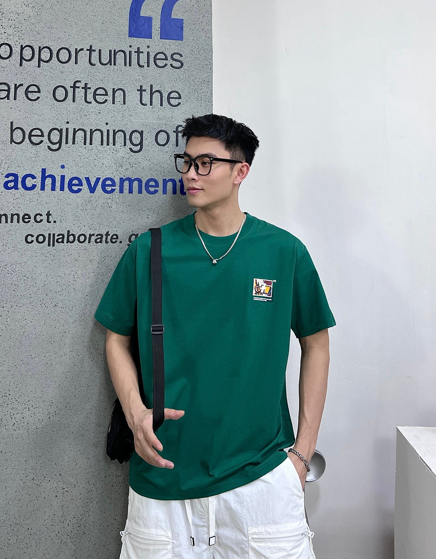 Patch embroidery T-shirt