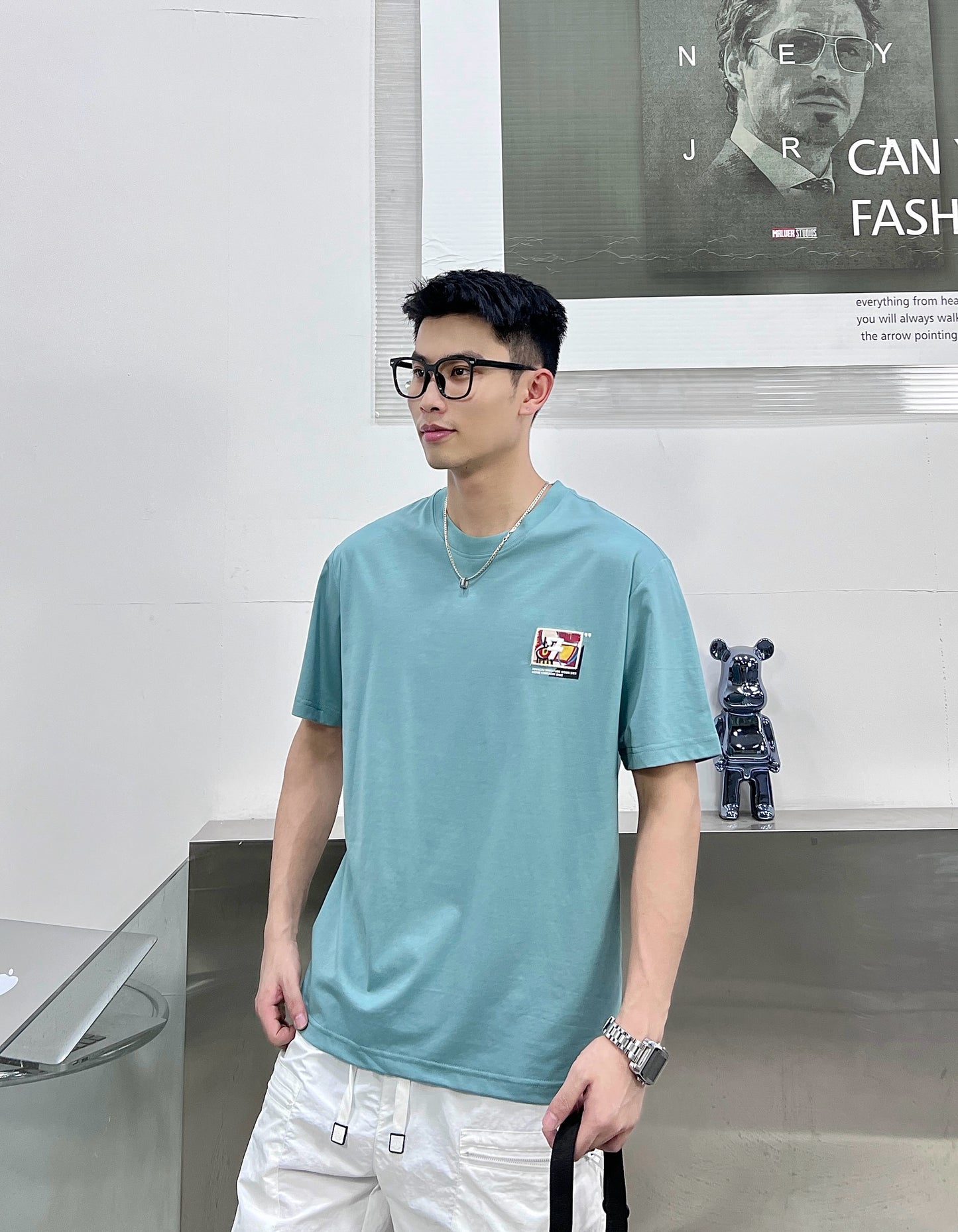 Patch embroidery T-shirt