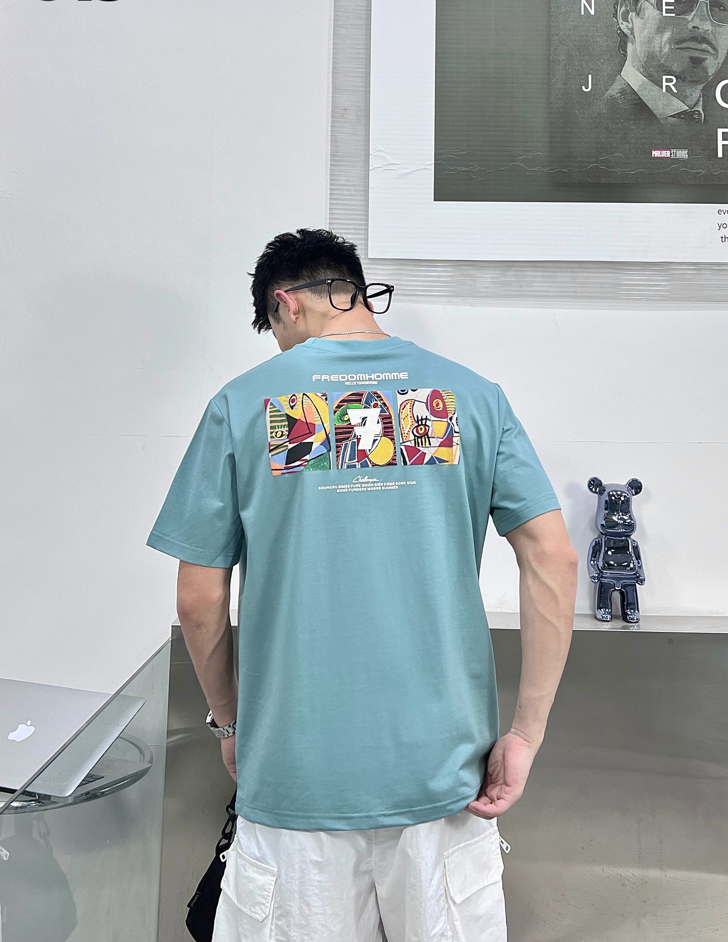 Patch embroidery T-shirt